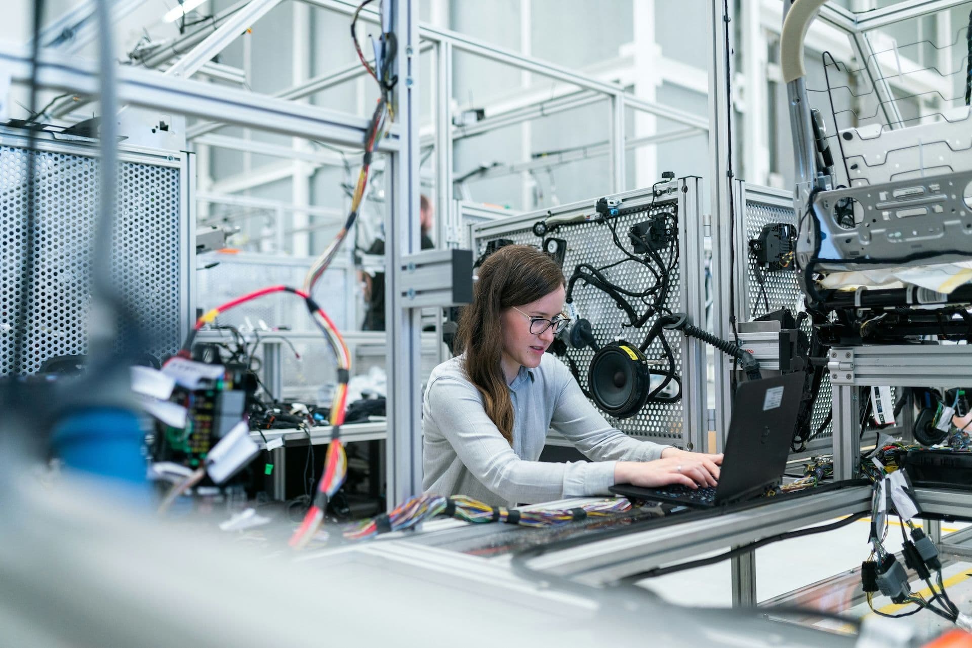 Women-working-on-laptop